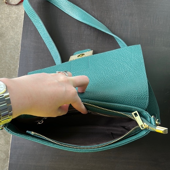 Glossy Green Shoulder Bag with Gold Accents - Picture 4 of 12